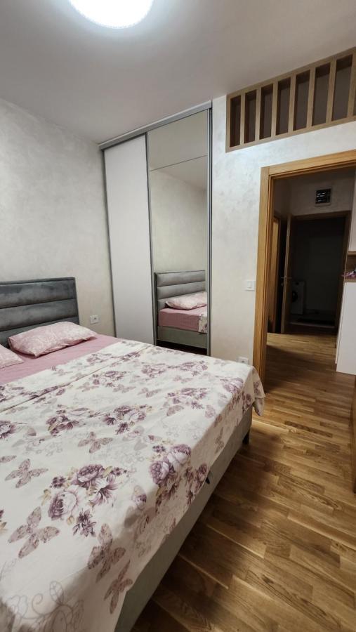 Becici Stan Apartment